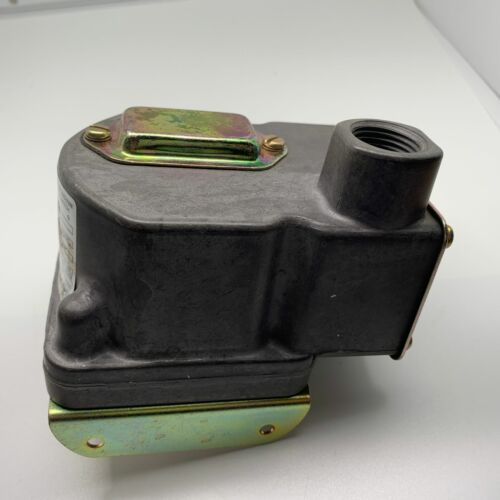 Barksdale Pressure Switch D1T-H18SS