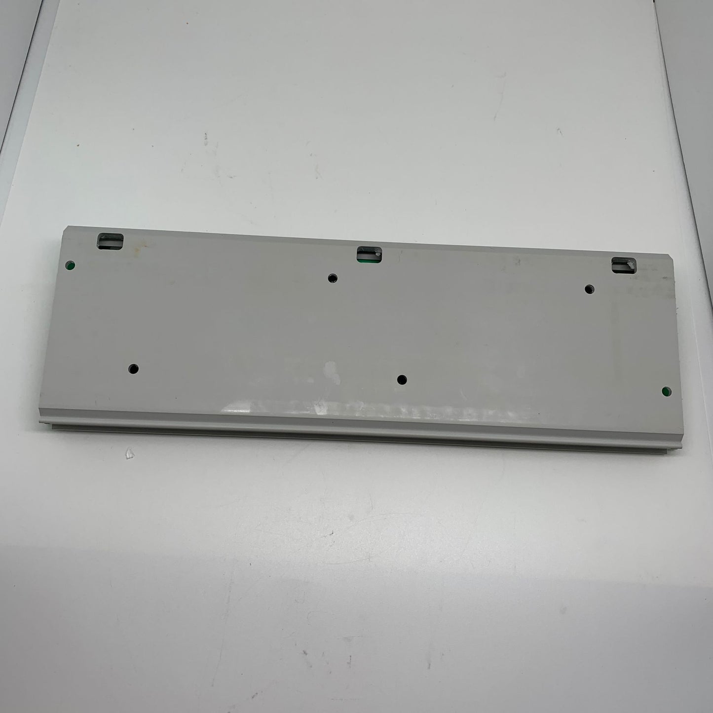 OPTO22 Install the bottom plate SNAP-B8MC