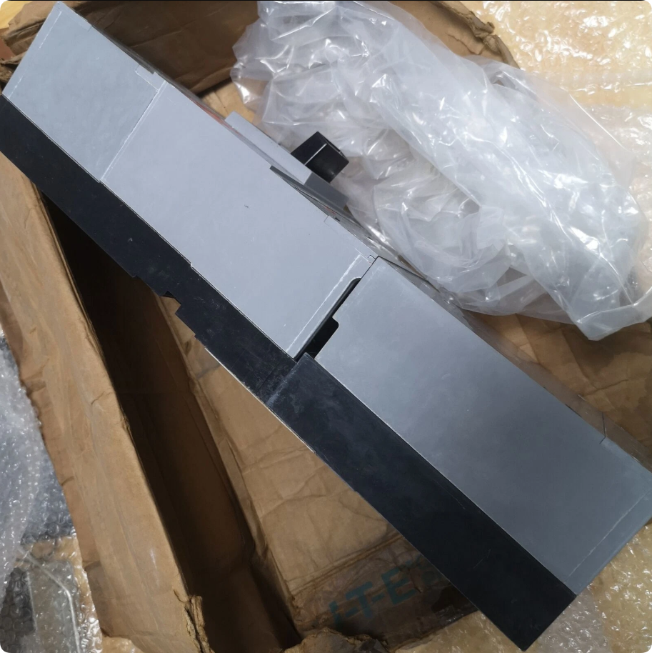 Siemens CLD63B600 Circuit Breaker 600V 600A 3P Sentron Series