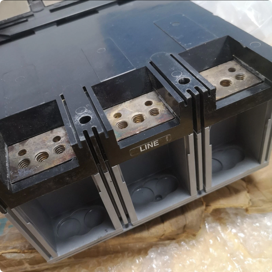 Siemens CLD63B600 Circuit Breaker 600V 600A 3P Sentron Series