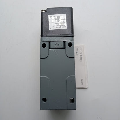 CUTLER HAMMER Proximity switch E51BLT1