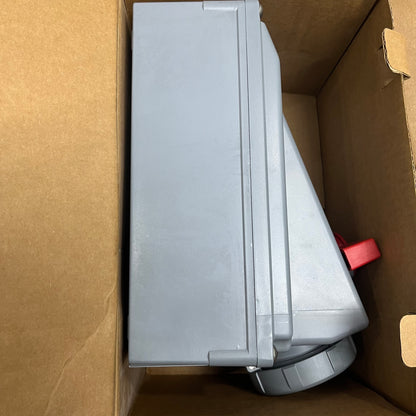 Hubbell Interlocking socket HBL430MI7W