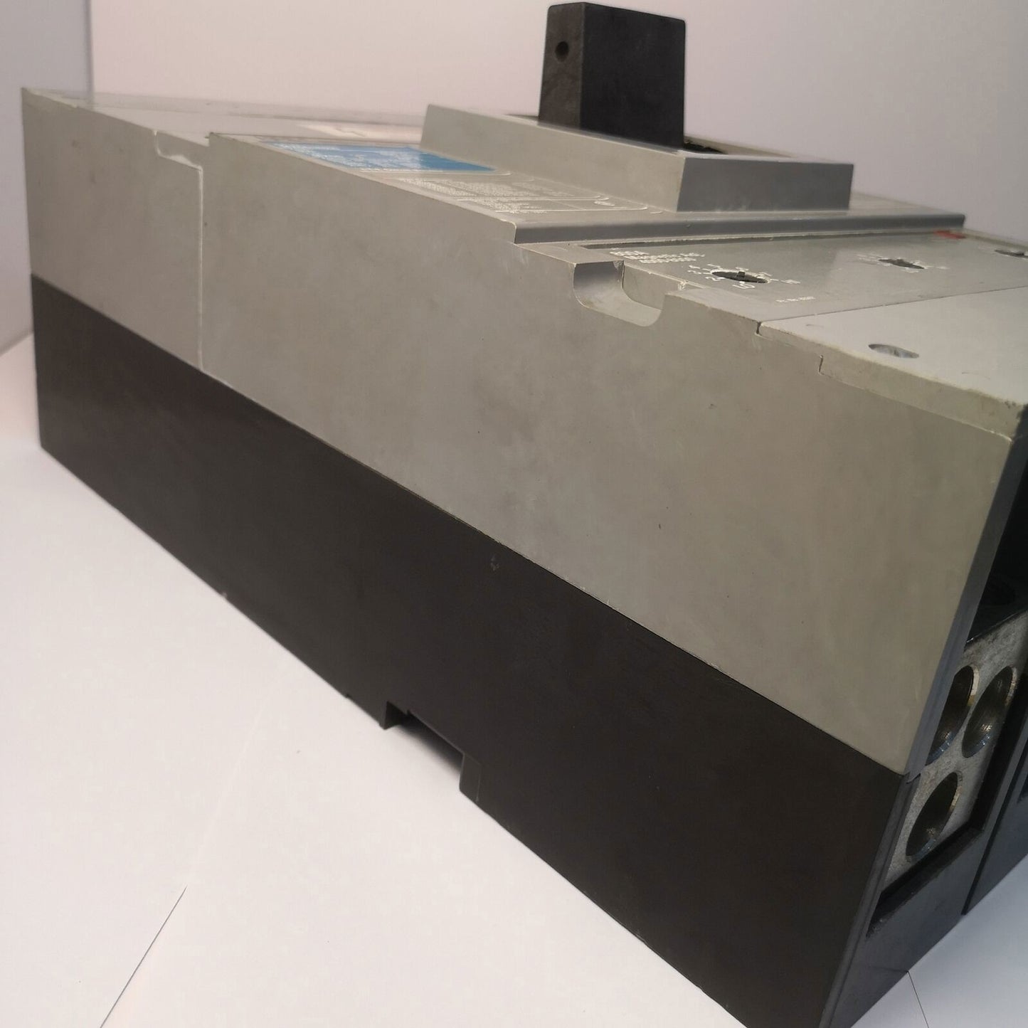 Siemens Circuit Breaker MXD63B800 (New without factory box)