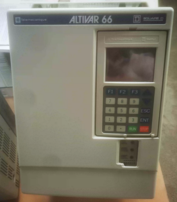 Telemecanique ATV66U54N4 Frequency converter
