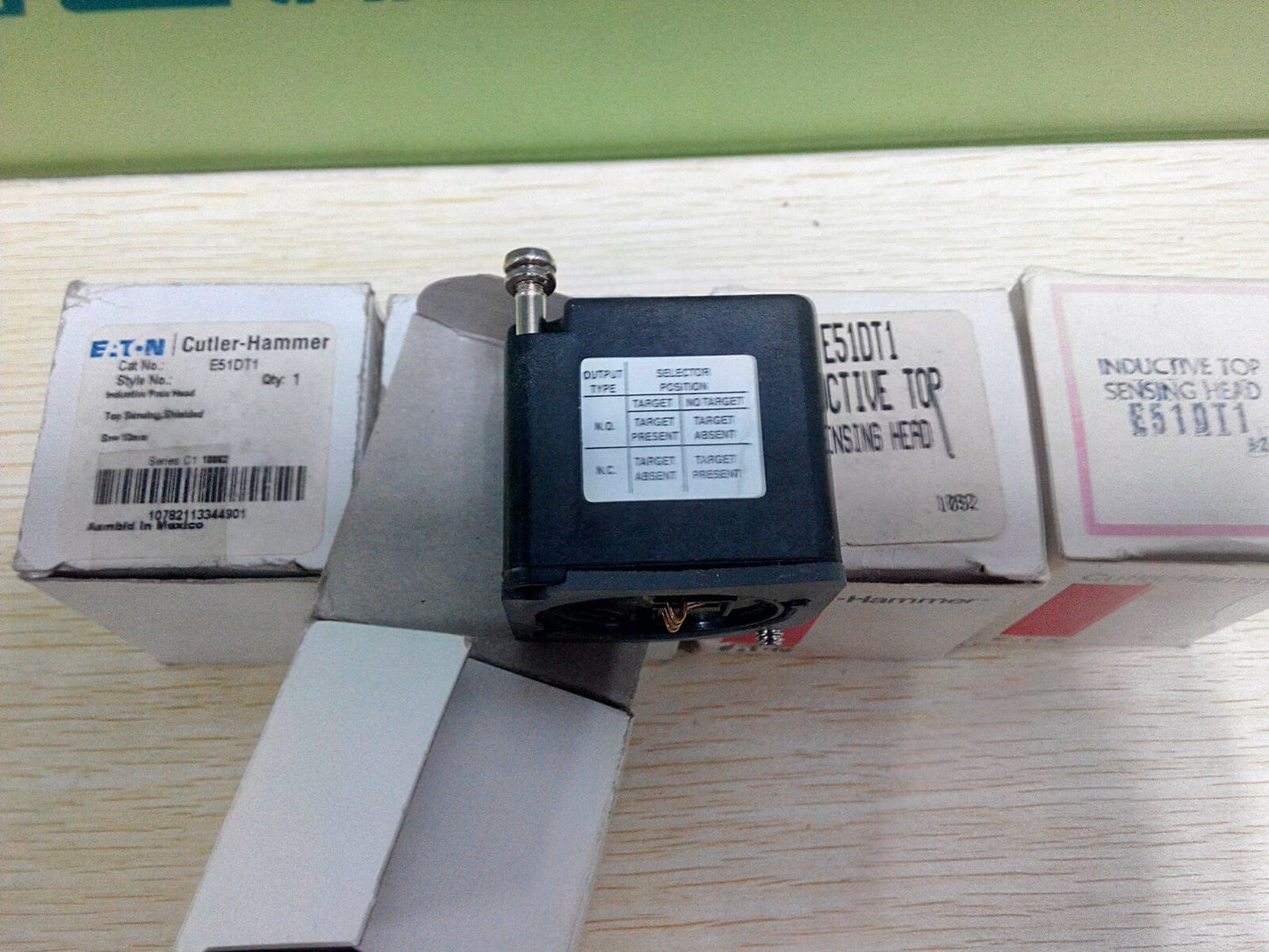 Cutler-Hammer Inductive Sensor E51DS1