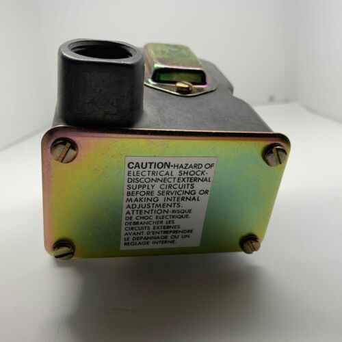 Barksdale Pressure Switch D1T-H18SS