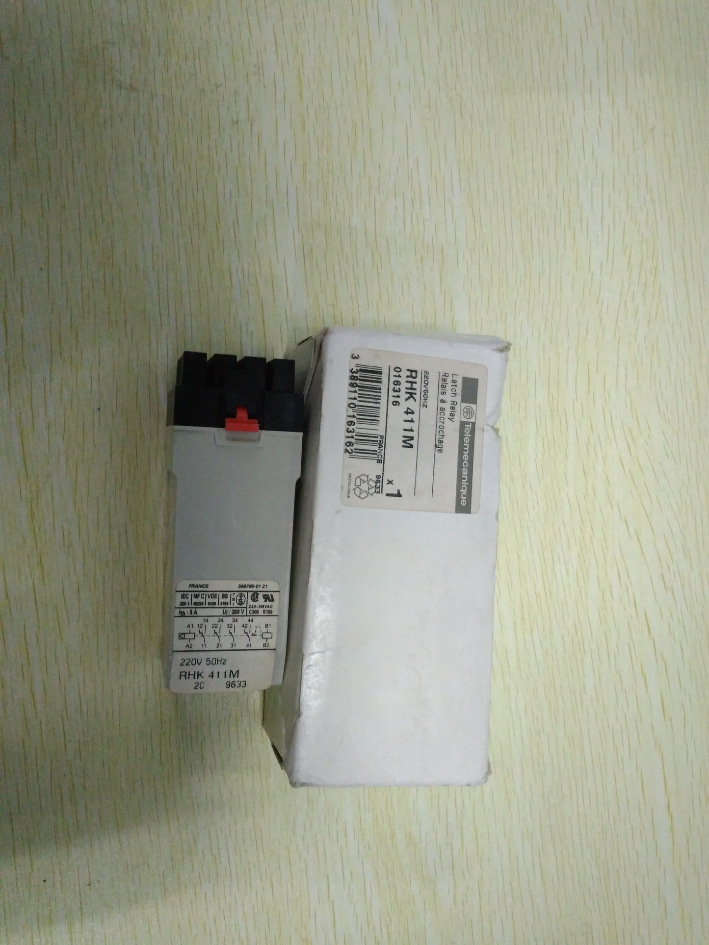 Schneider Relay RHK411M