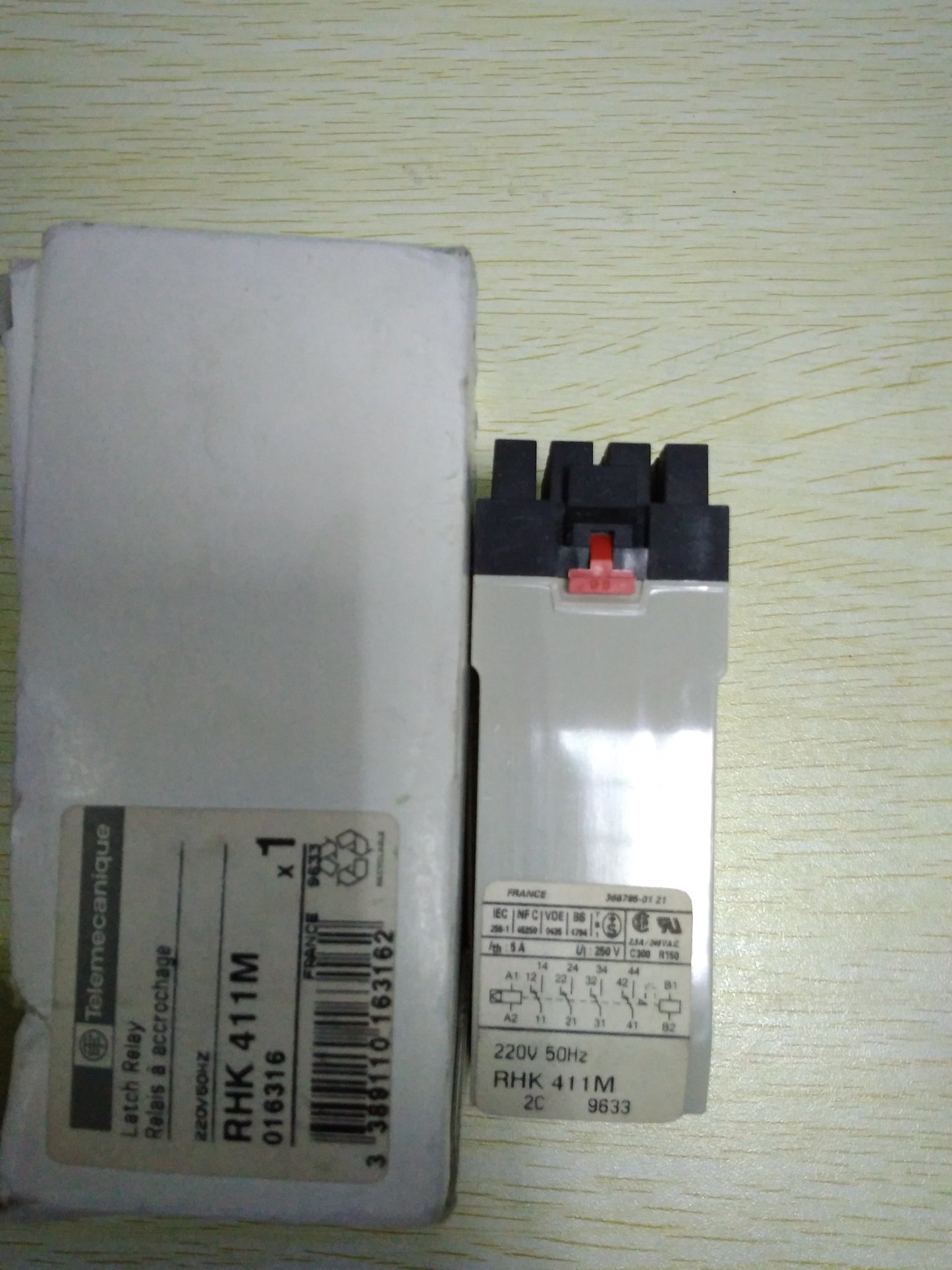 Schneider Relay RHK411M